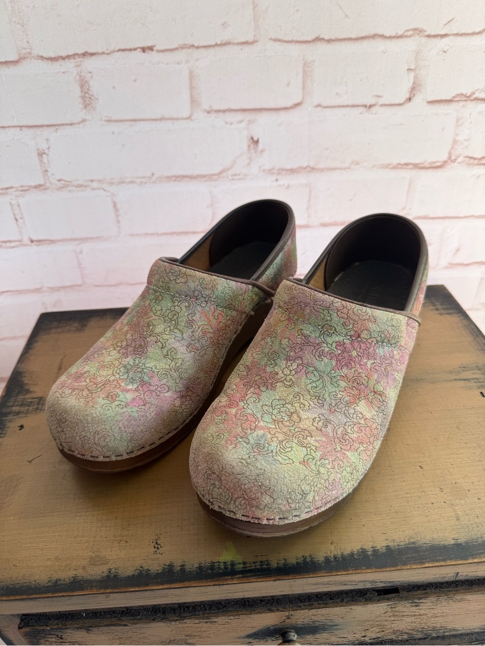 Sanita Multicolor Pastel Floral Clogs